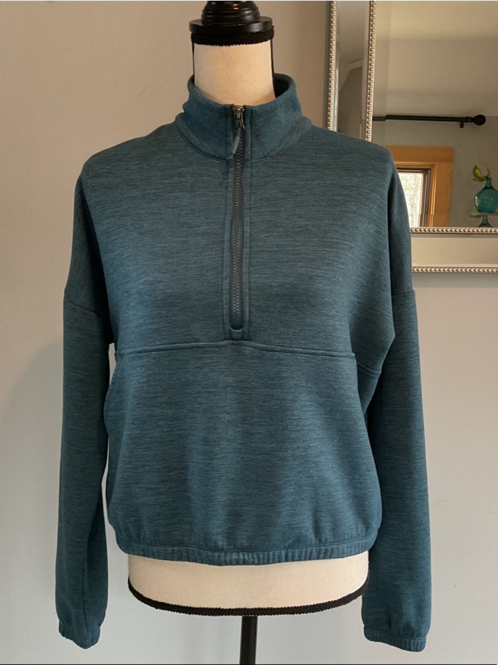 Kyodan Mock neck Pullover EUC